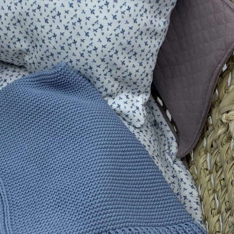 Memories by Así Dukketilbehør - 43-46 cm. - Dukkelift i Flet - m. Indhold - Vintageprint