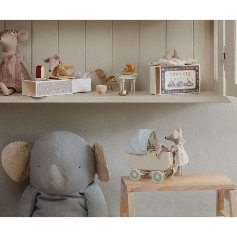 Maileg Vintage Barnevogn m. Sengetøj - Miniature - Blå