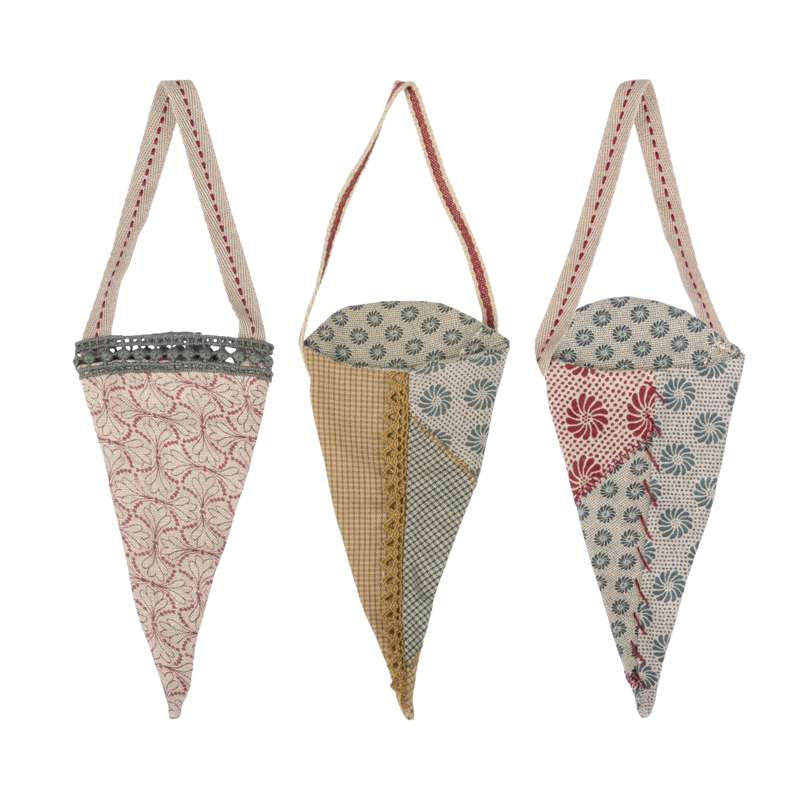 Maileg Juleornament i Stof - Kræmmerhus - Rød